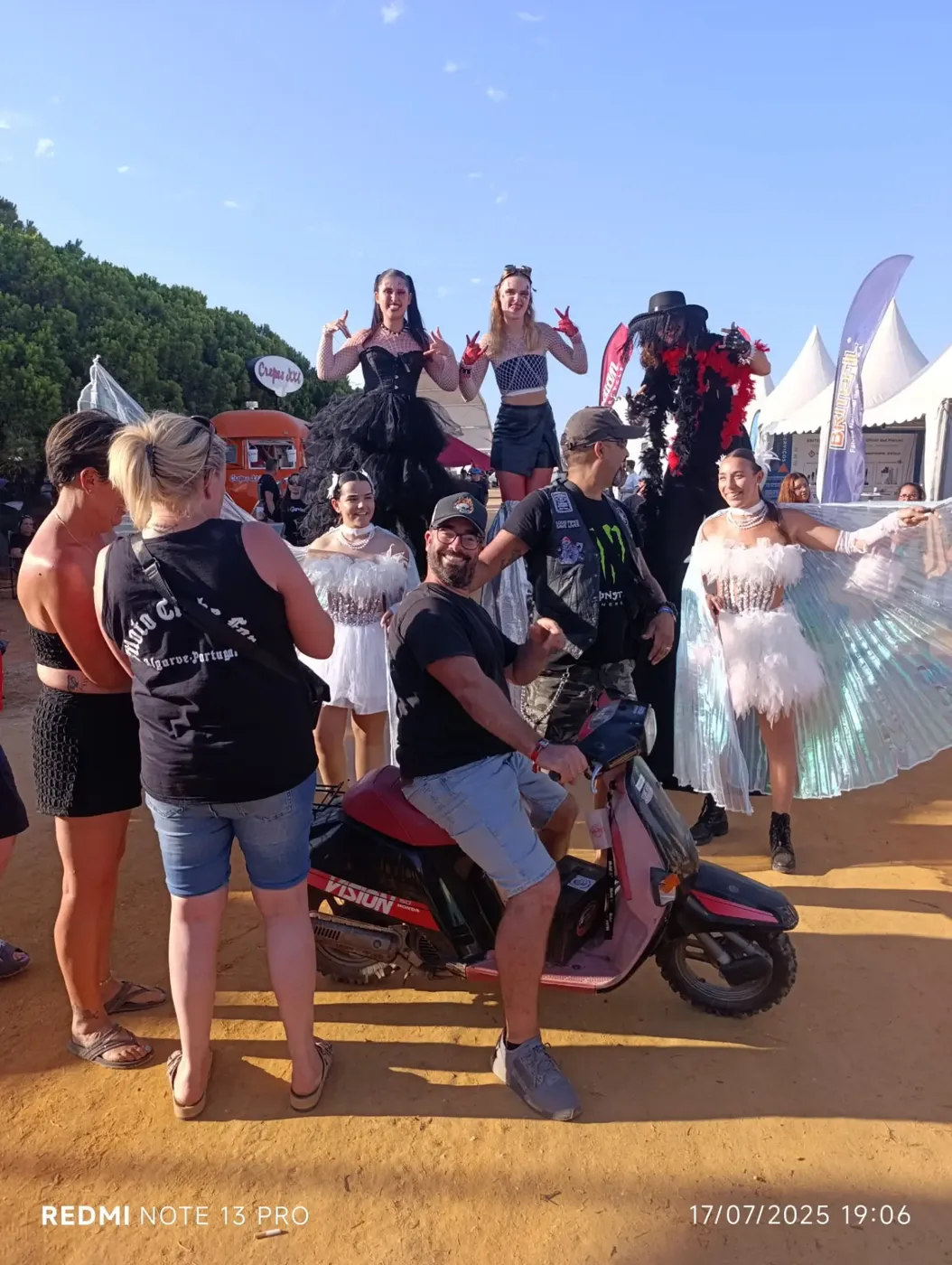 Friends — Algarve Safari